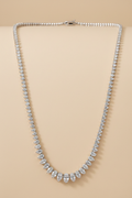 Collar con fondo beige