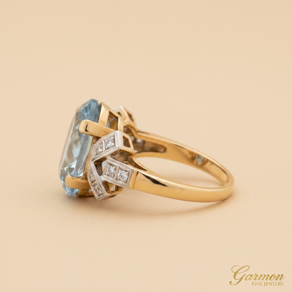Sortija Oro Amarillo 18K Doce Diamantes con Topacio Azul Central Art Deco