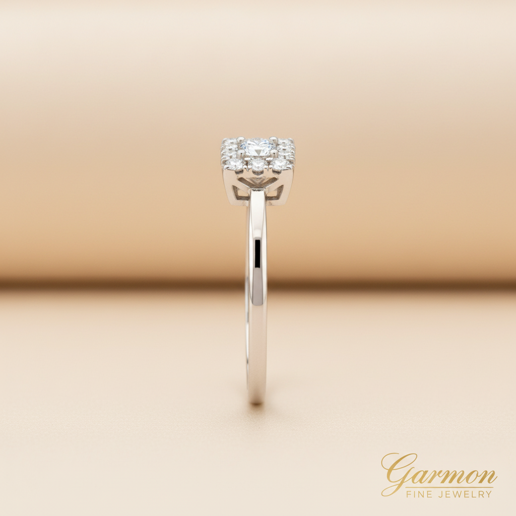Sortija Oro Blanco 18K Diamantes Naturales Forma Cuadrada