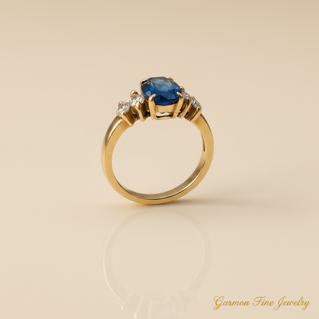 Sortija Oro Amarillo 18K con Diamantes talla marquise y Zafiro Natural