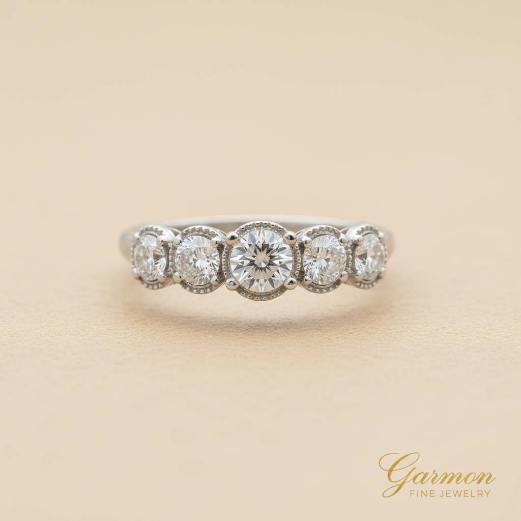 Sortija Cinquillo Oro Blanco 18K 5 Diamantes Naturales 0,40ct